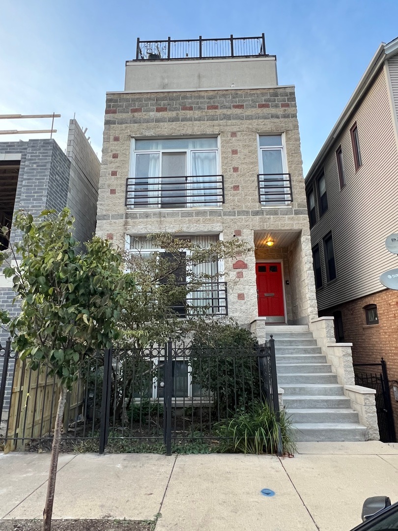 Fry St, Chicago, IL 60642