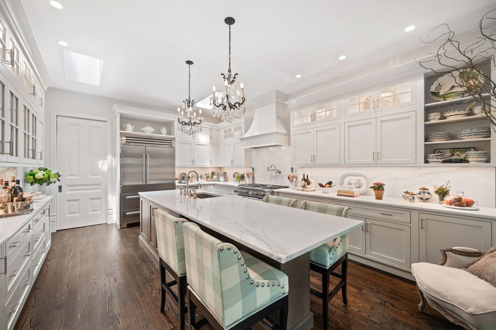 Elm St, Chicago, IL 60611 #1