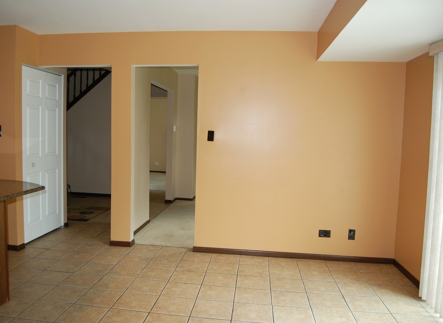 Salem Dr, Schaumburg, IL 60194