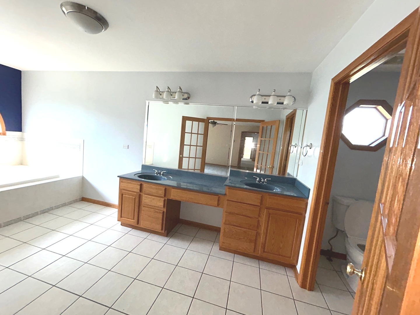 Benton St, Crete, IL 60417
