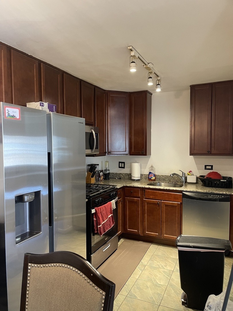 Ridge Blvd, Chicago, IL 60626 #1