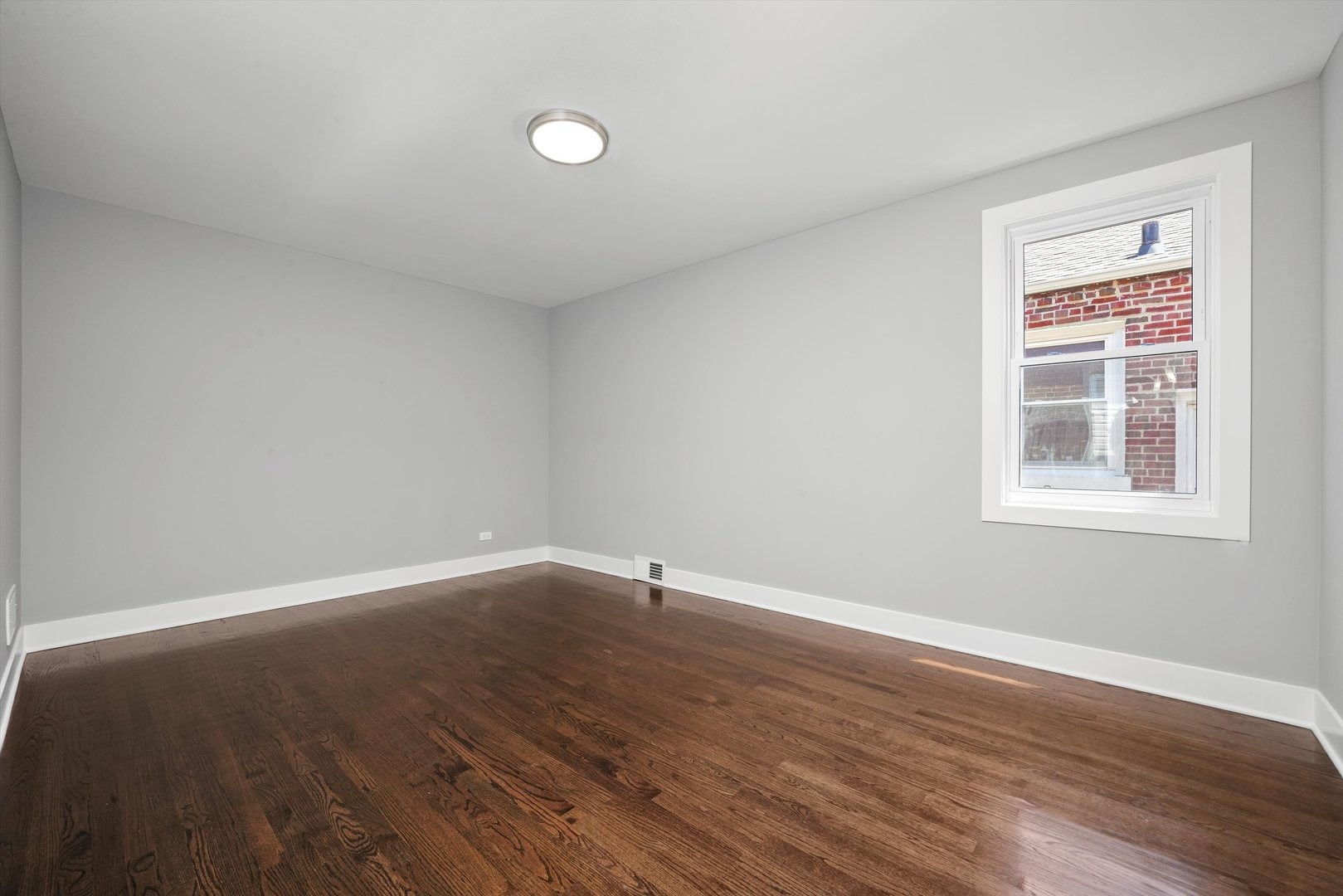 Paxton Ave, Chicago, IL 60617