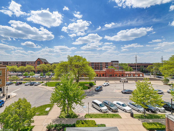 Rogers St, Downers Grove, IL 60515