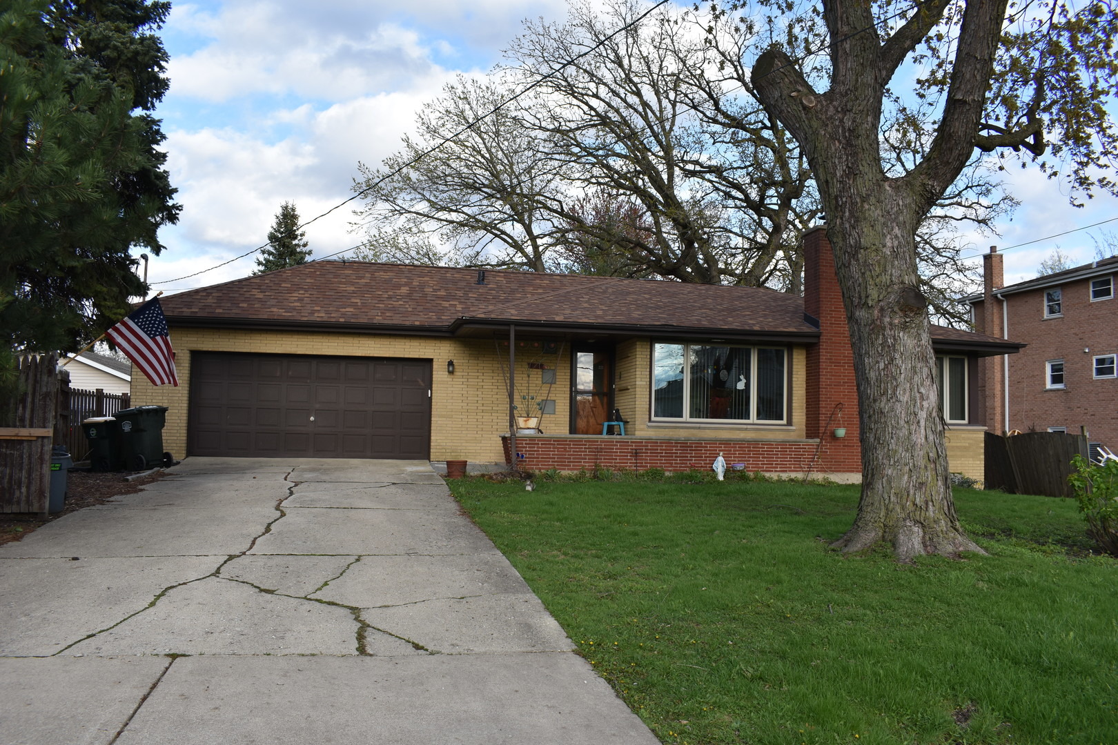 Garden Ln, Justice, IL 60458 #1