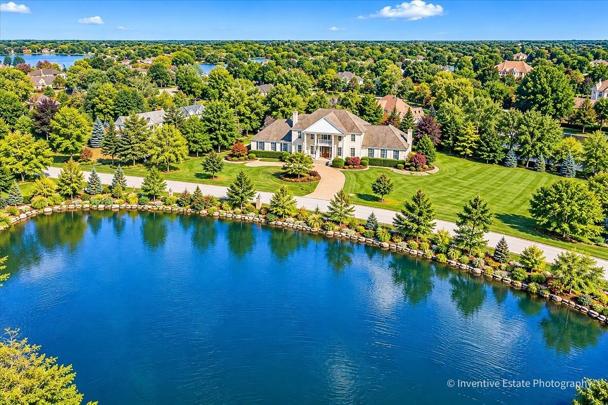 Willow Bay Dr, South Barrington, IL 60010