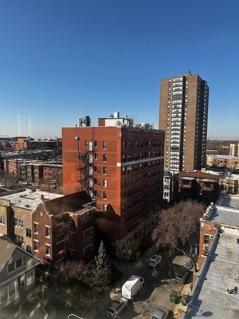 Gordon Ter, Chicago, IL 60613 #1