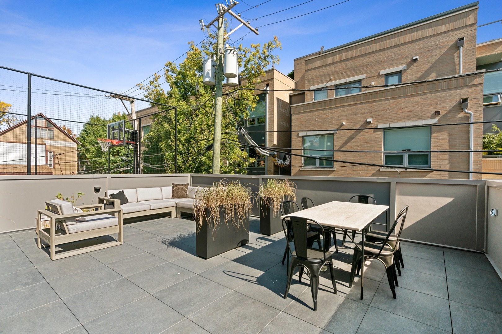 Wayne Ave, Chicago, IL 60614 #1