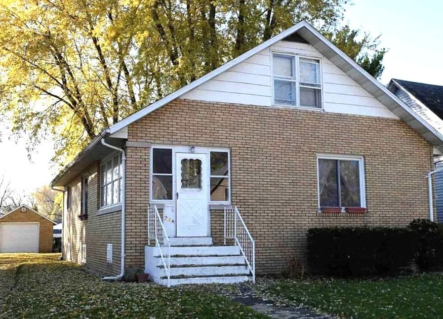 Brooks St, Galesburg, IL 61401