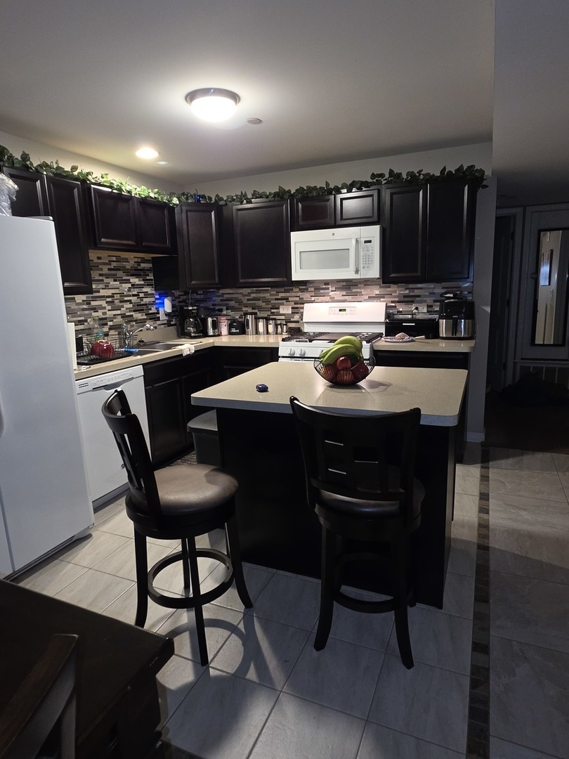Muskegon Ave, Chicago, IL 60633 #1