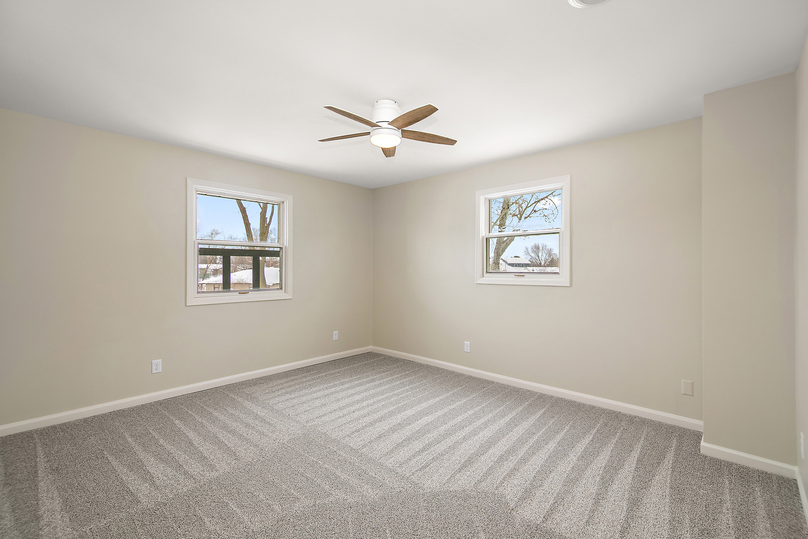 Sun St, Cabery, IL 60919