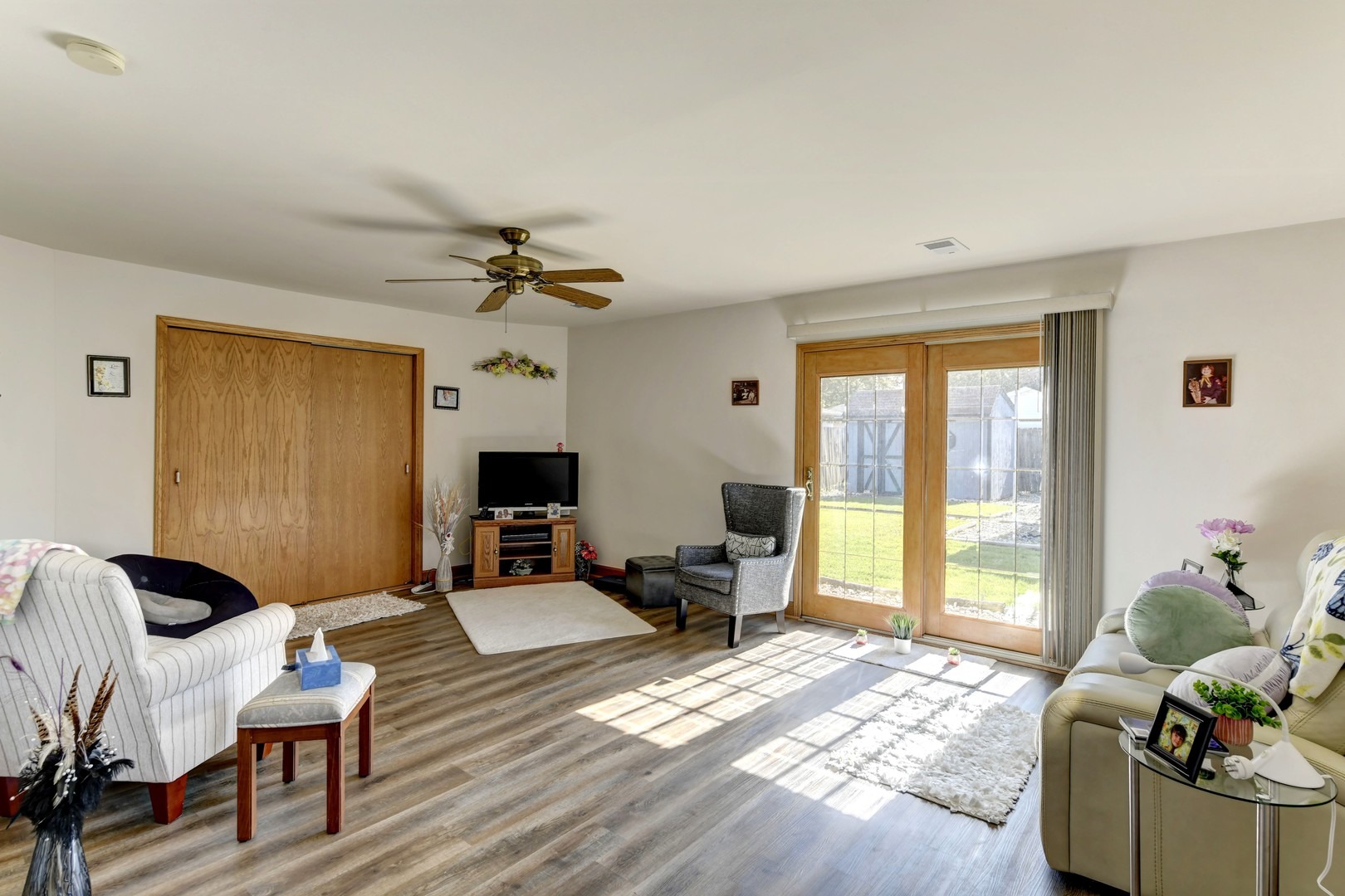 Wildwood Ave, Lansing, IL 60438