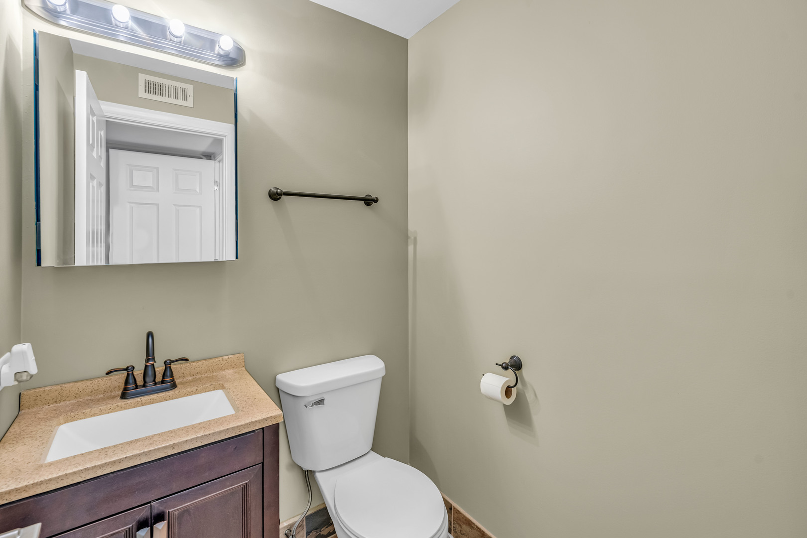 Greenbriar Dr, Hickory Hills, IL 60457
