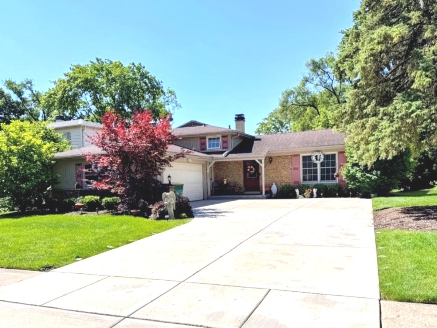 Palmgren Ct, Buffalo Grove, IL 60089