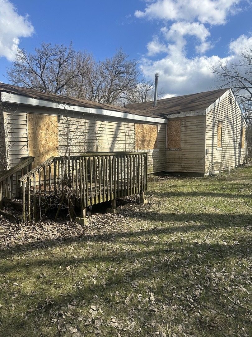 Lincoln Ln, Robbins, IL 60472