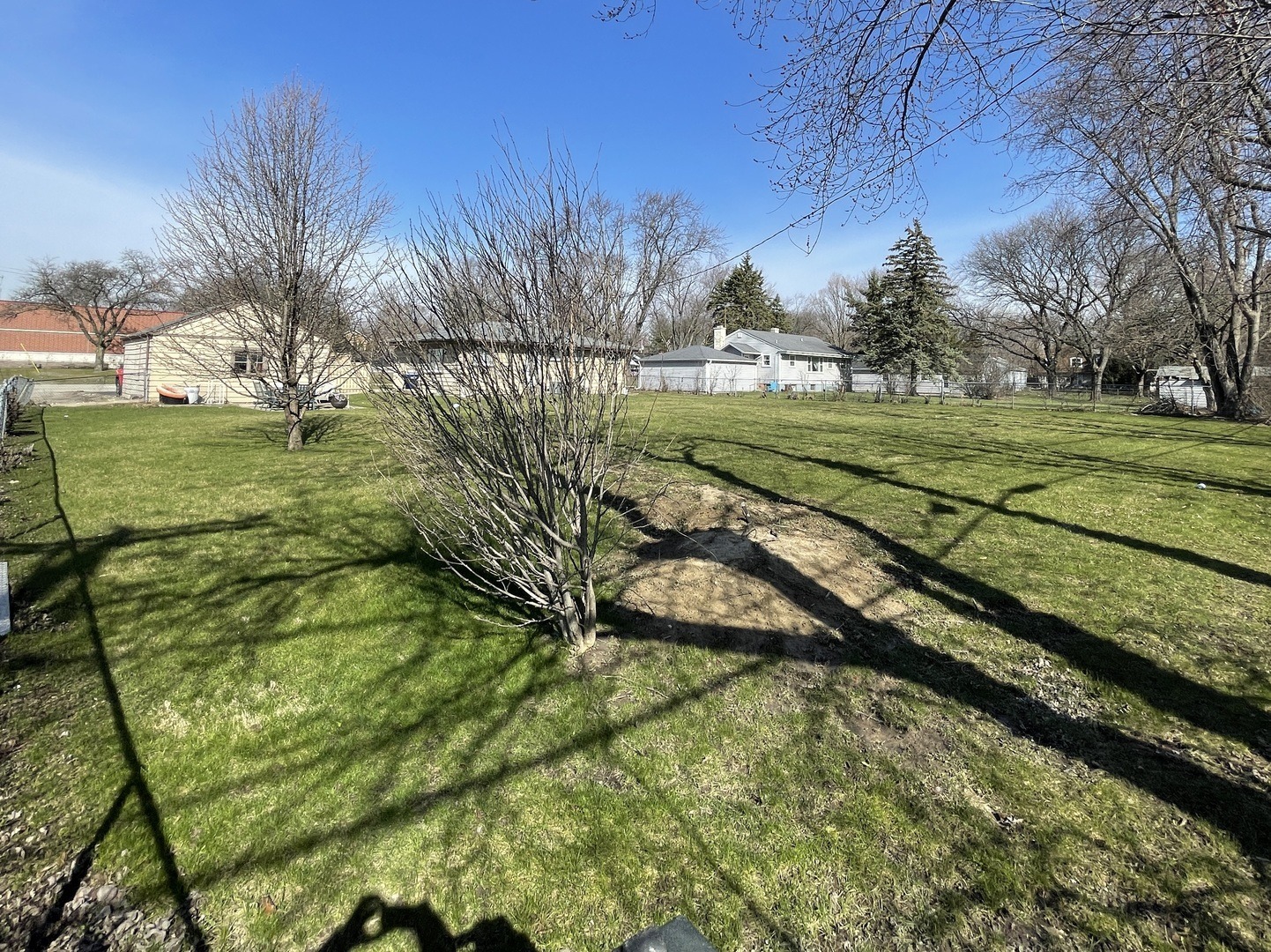 Shagbark Rd, Lake Bluff, IL 60044