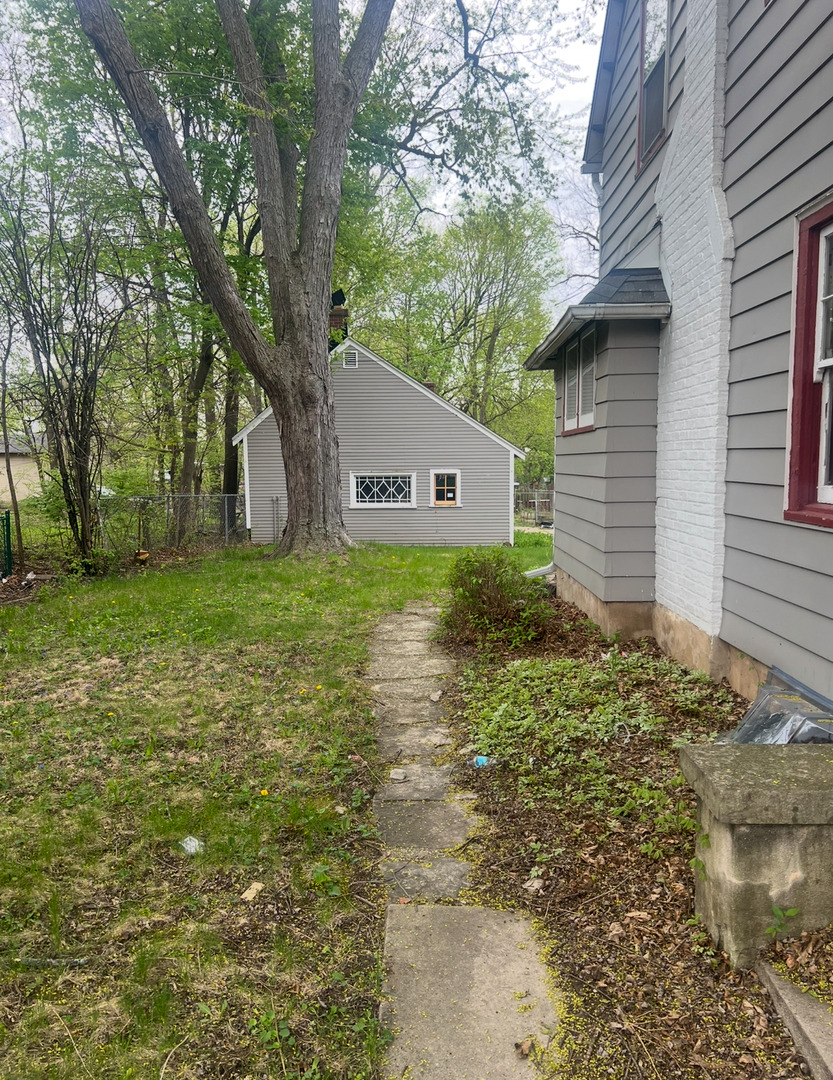 Ashland Ave, Rockford, IL 61103