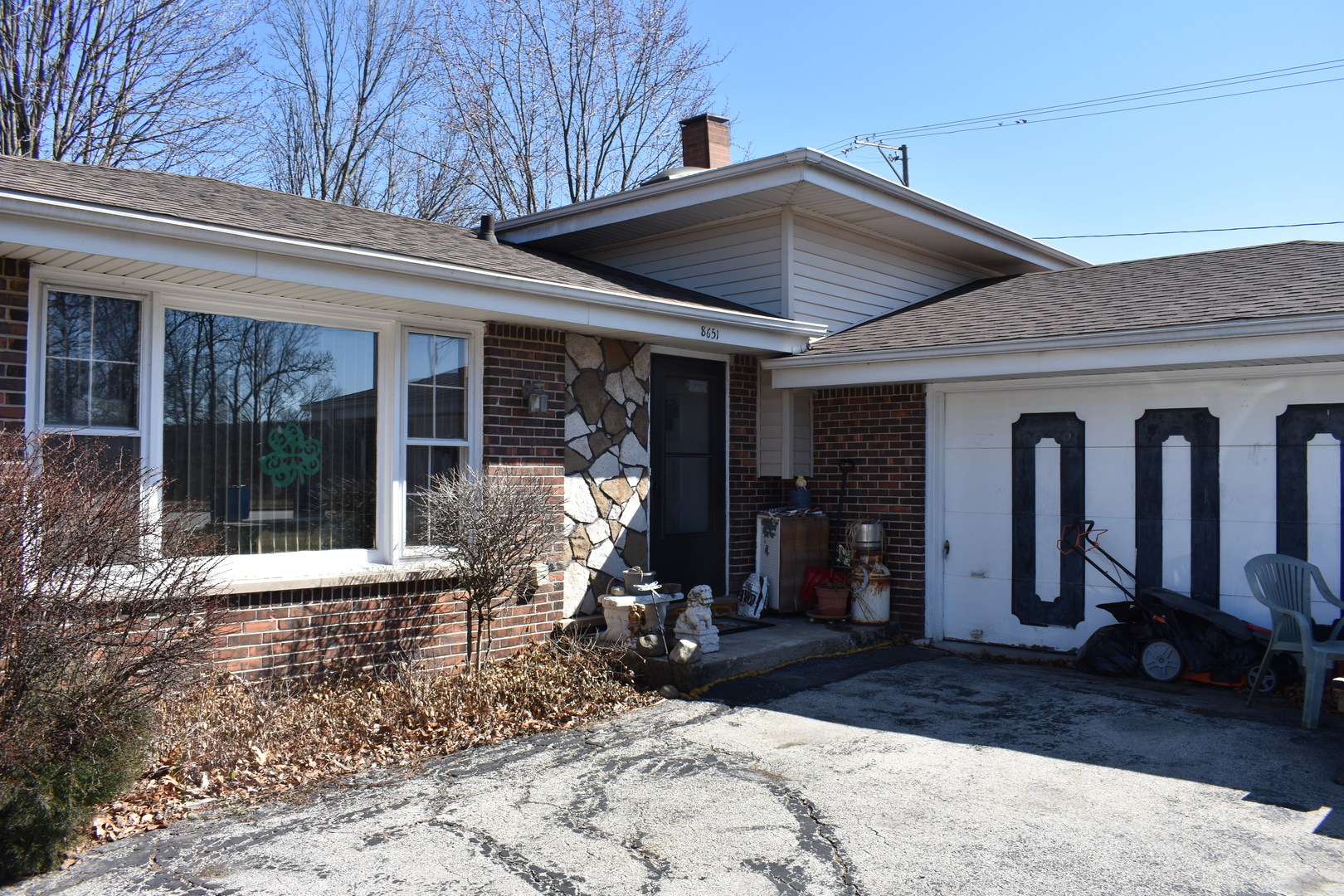 Kean Ave, Hickory Hills, IL 60457