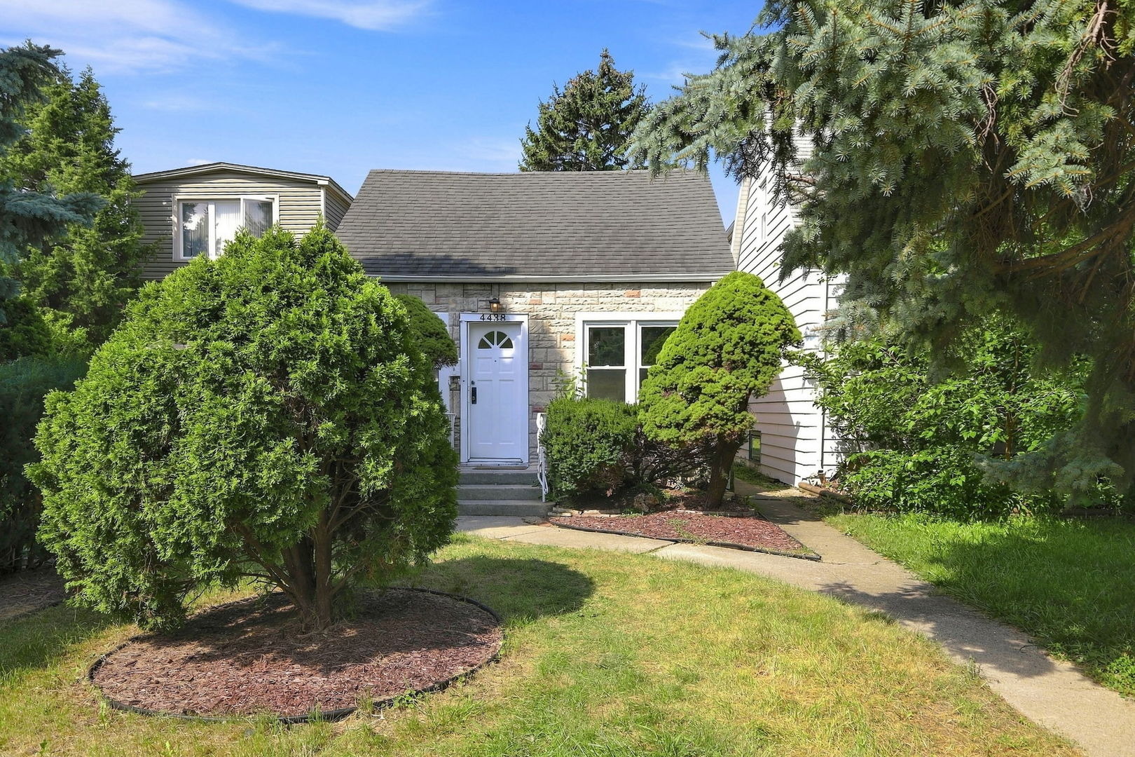 Narragansett Ave, Harwood Heights, IL 60706