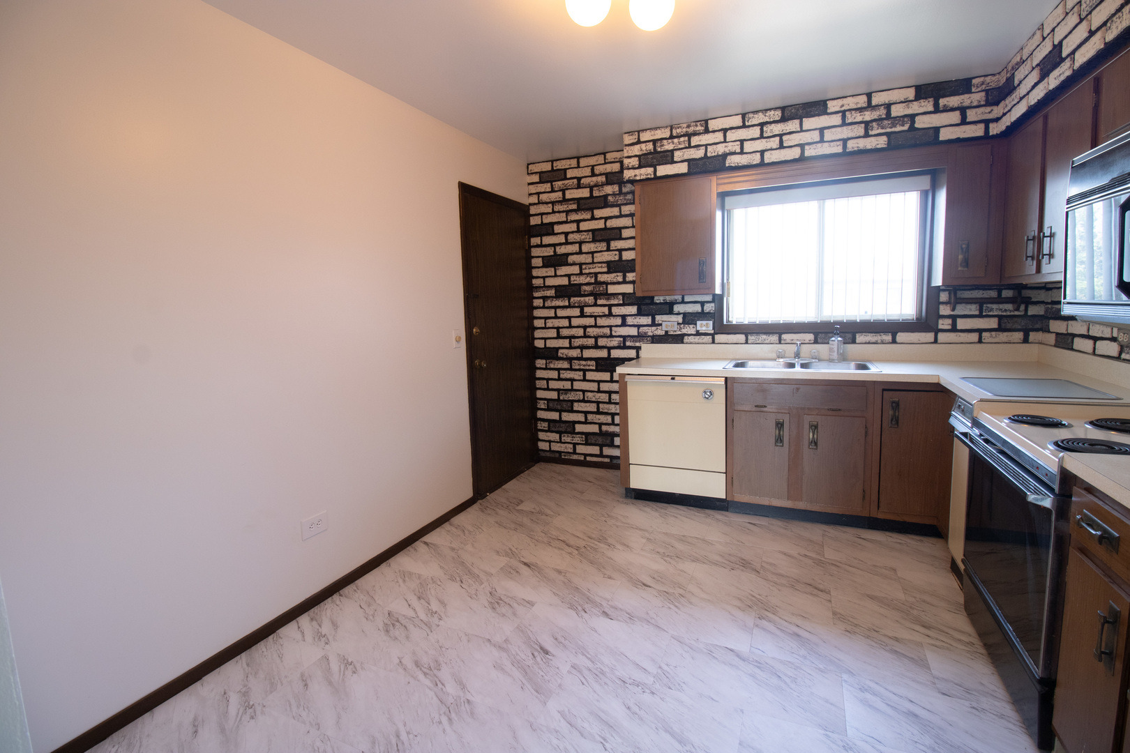 Cobblestone Cir, Glenview, IL 60025 #1