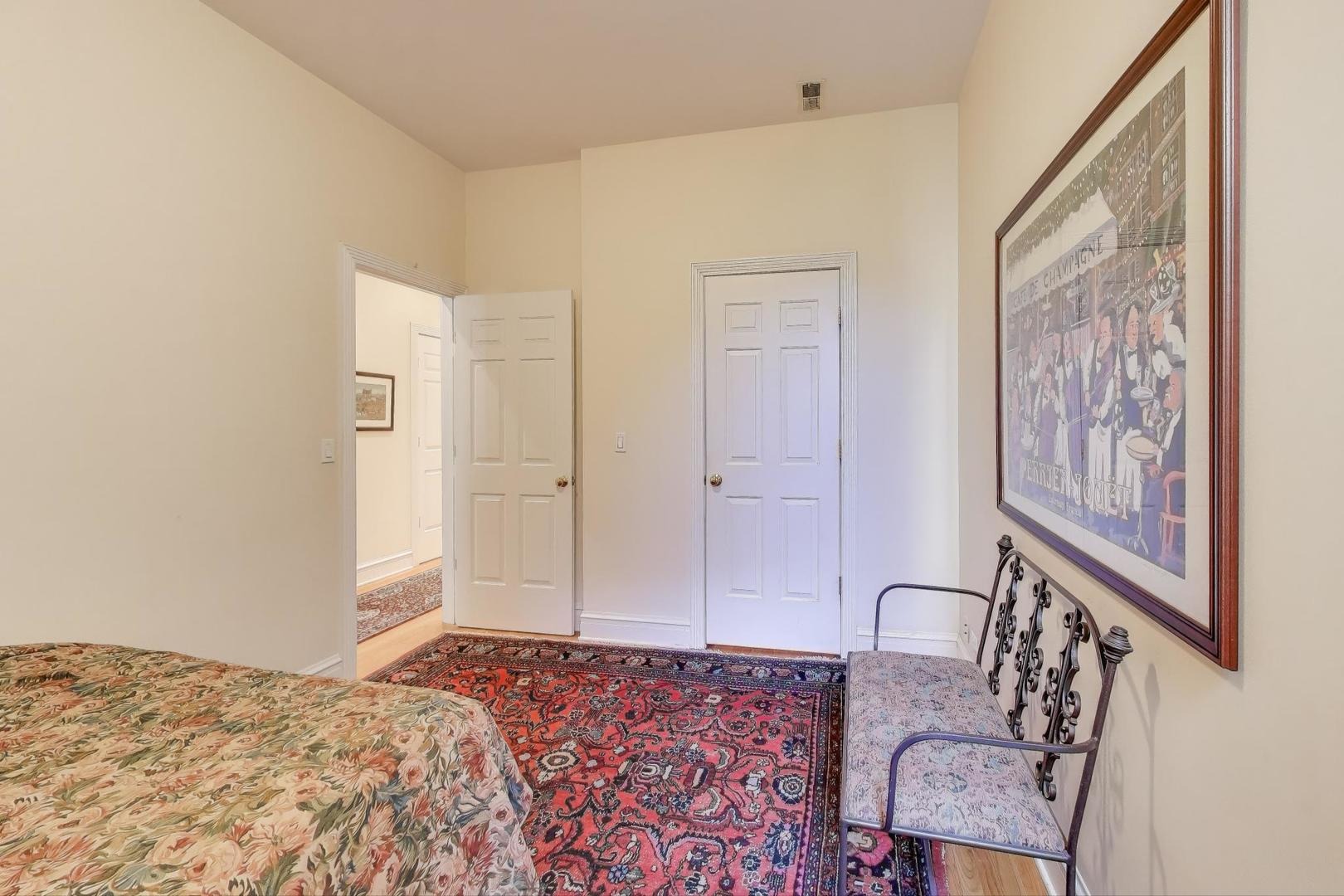 Barry Ave, Chicago, IL 60657 #1
