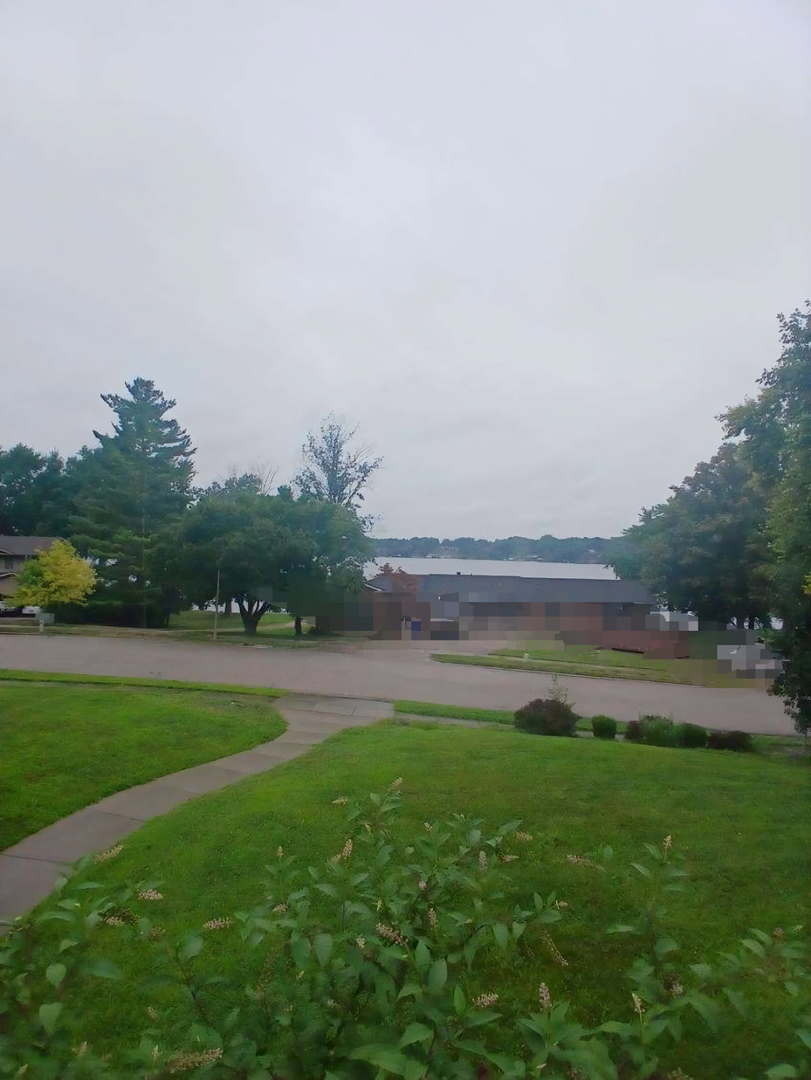 Greenway Ln, Decatur, IL 62521
