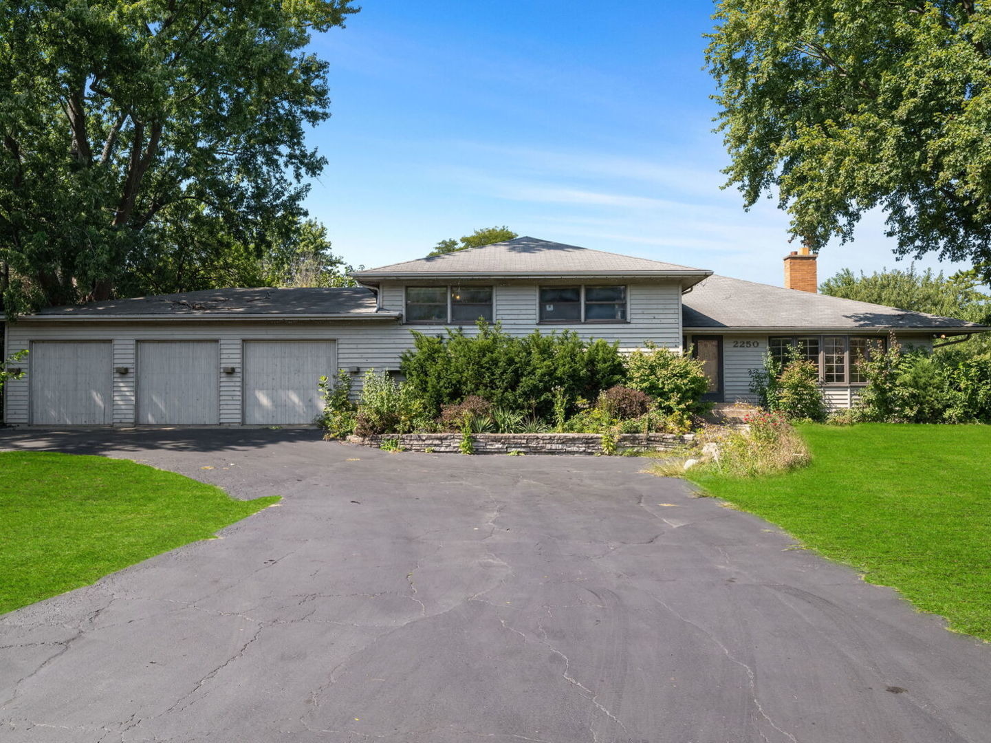 White Oak Dr, Northbrook, IL 60062 #1