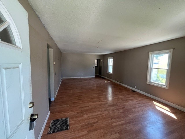 Worth St, Sullivan, IL 61951