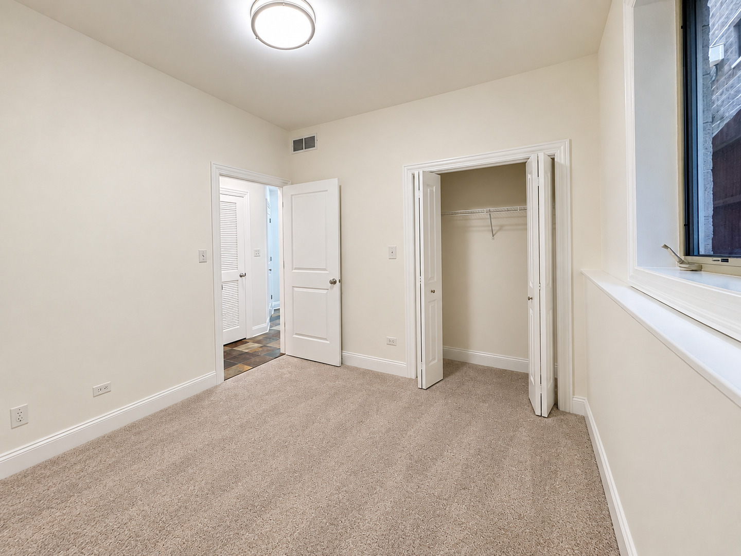 Indiana Ave, Chicago, IL 60653 #1