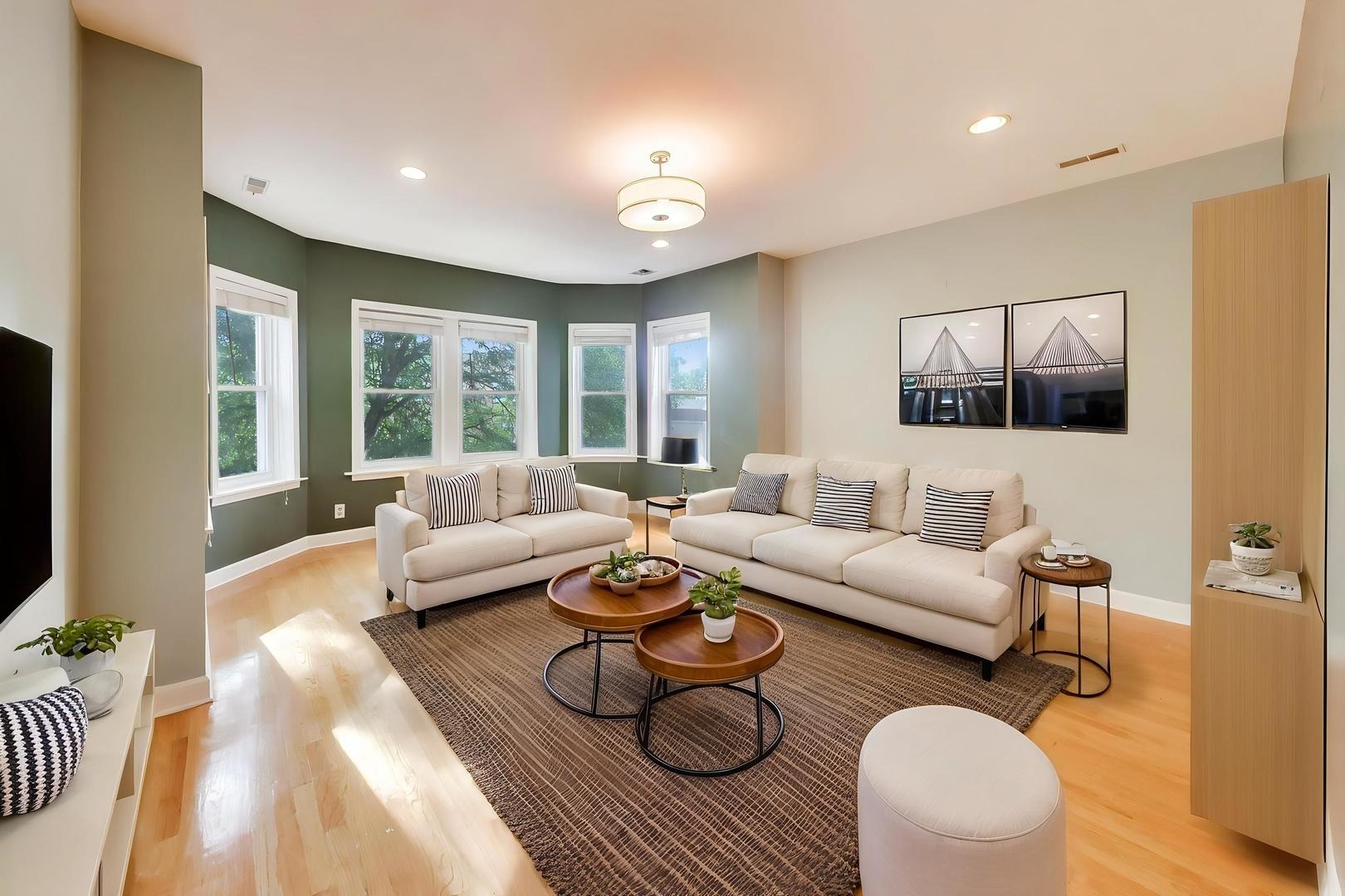 Mozart St, Chicago, IL 60618