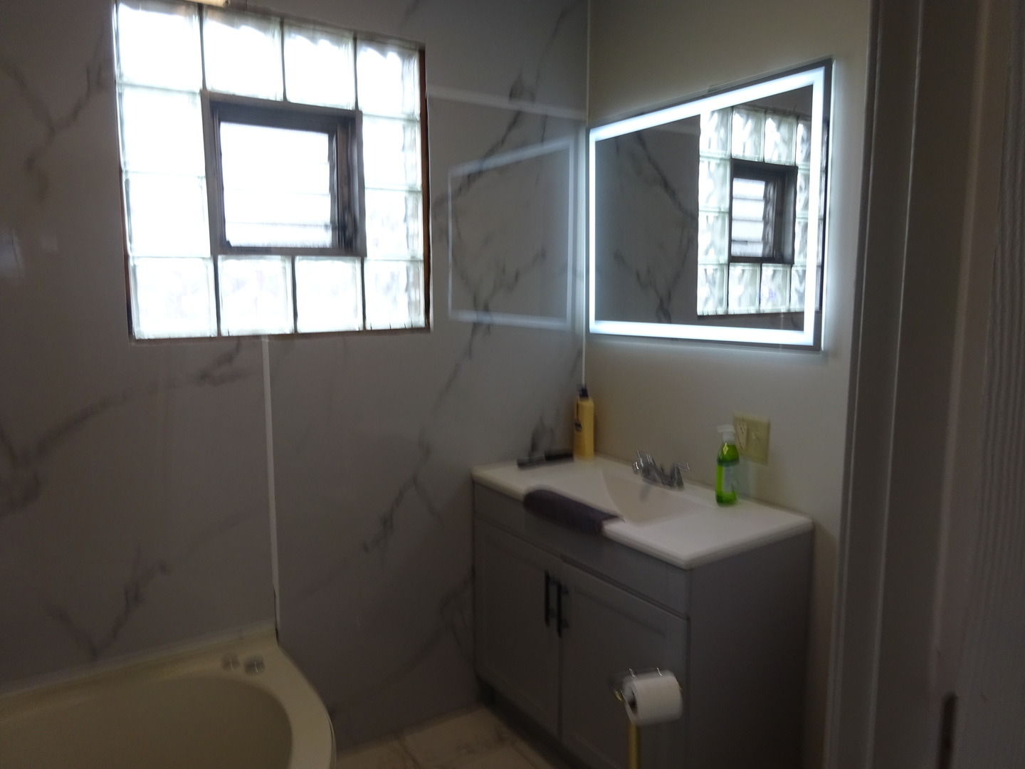Long Ave, Chicago, IL 60641 #1