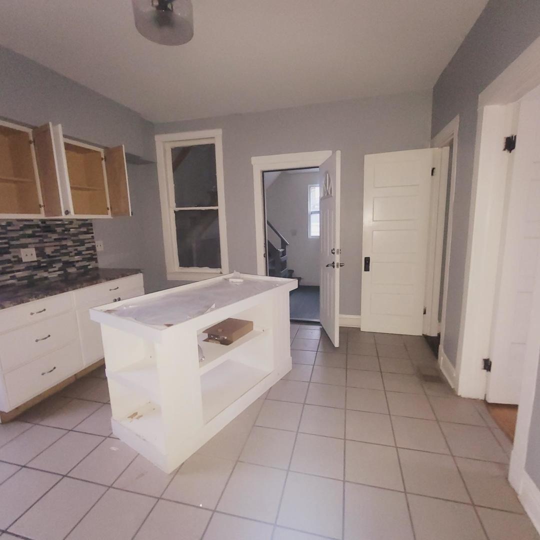 Oakley Ave, Chicago, IL 60636