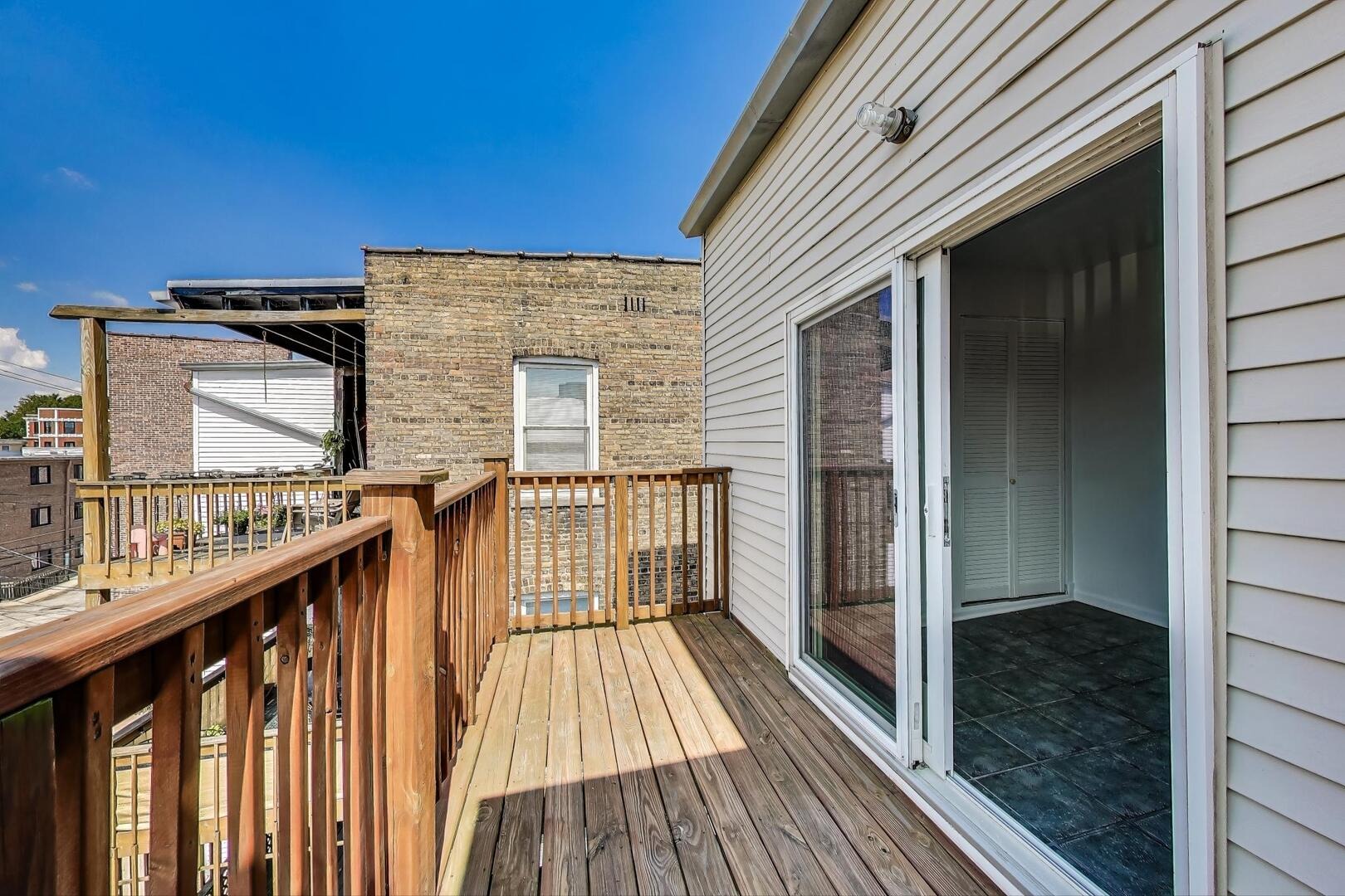 Eastlake Ter, Chicago, IL 60626