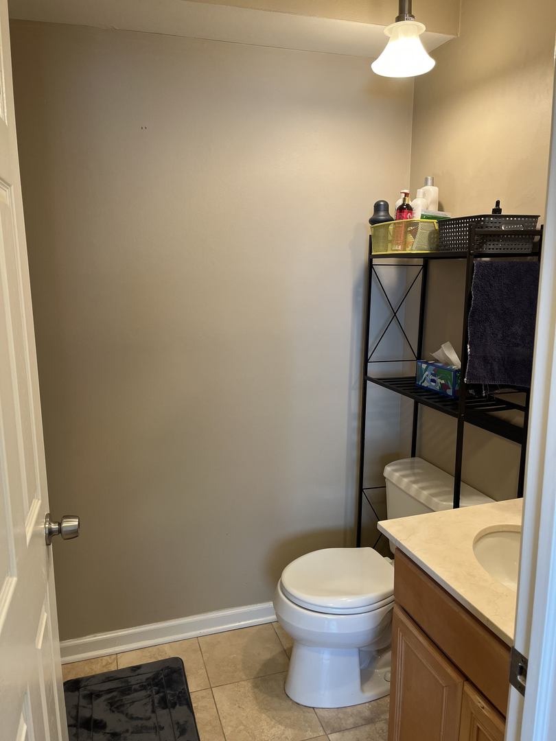 Lunt Ave, Chicago, IL 60626 #1