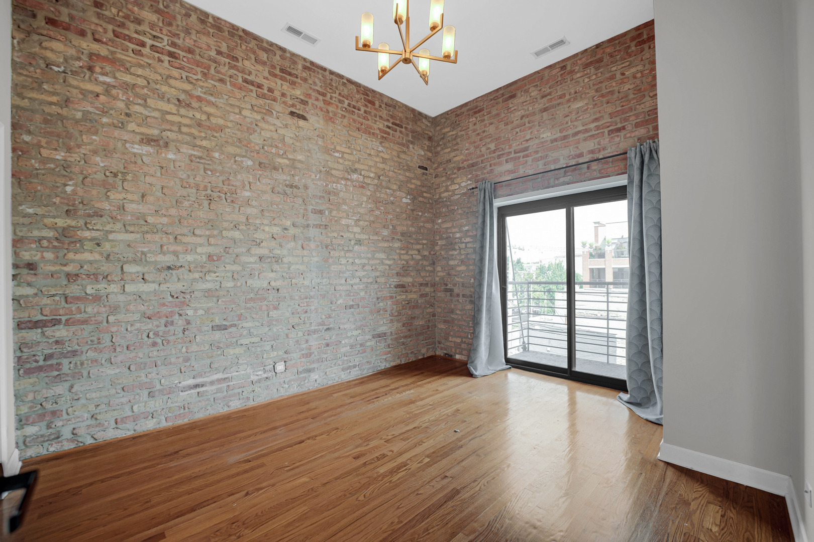 Fullerton Ave, Chicago, IL 60614 #1