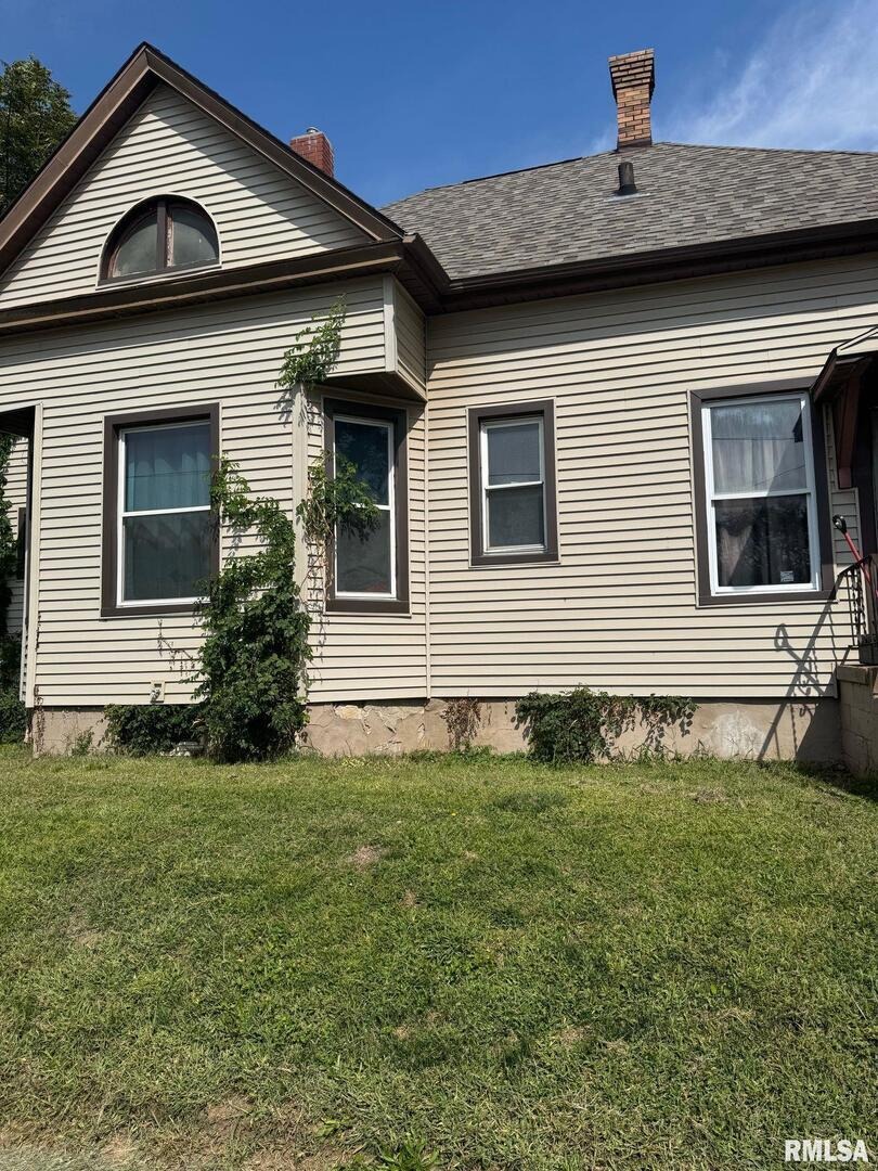 Lincoln Ave, Davenport, IA 52802