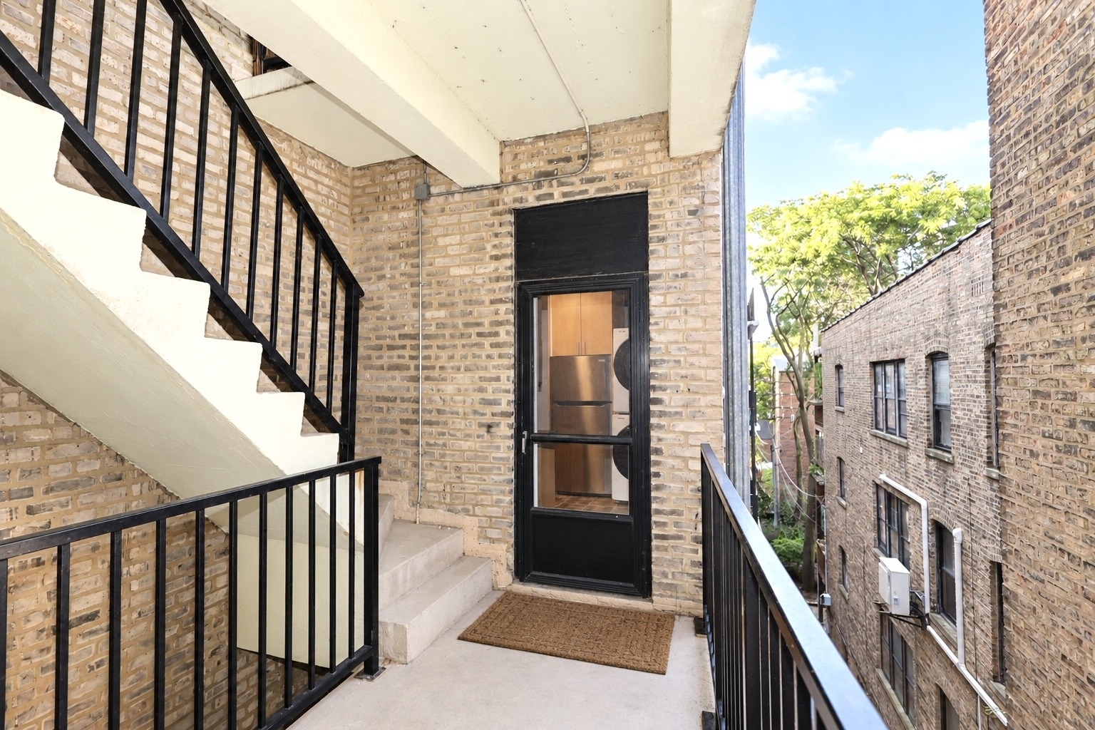 Waveland Ave, Chicago, IL 60613 #1