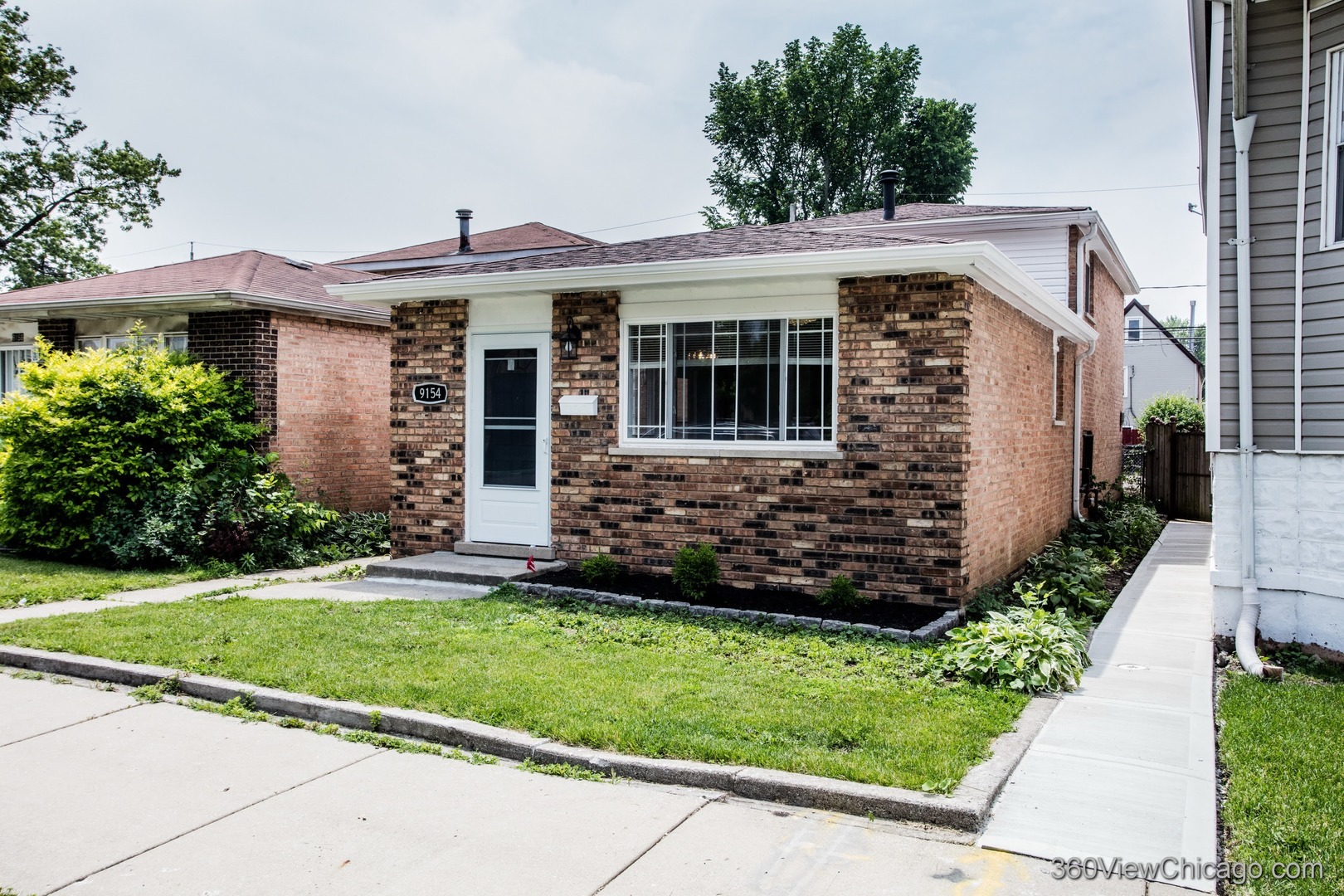 Luella Ave, Chicago, IL 60617