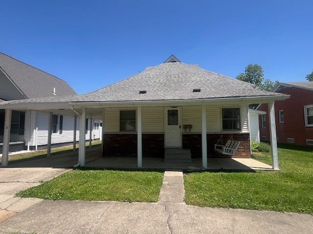 11th St, Herrin, IL 62948