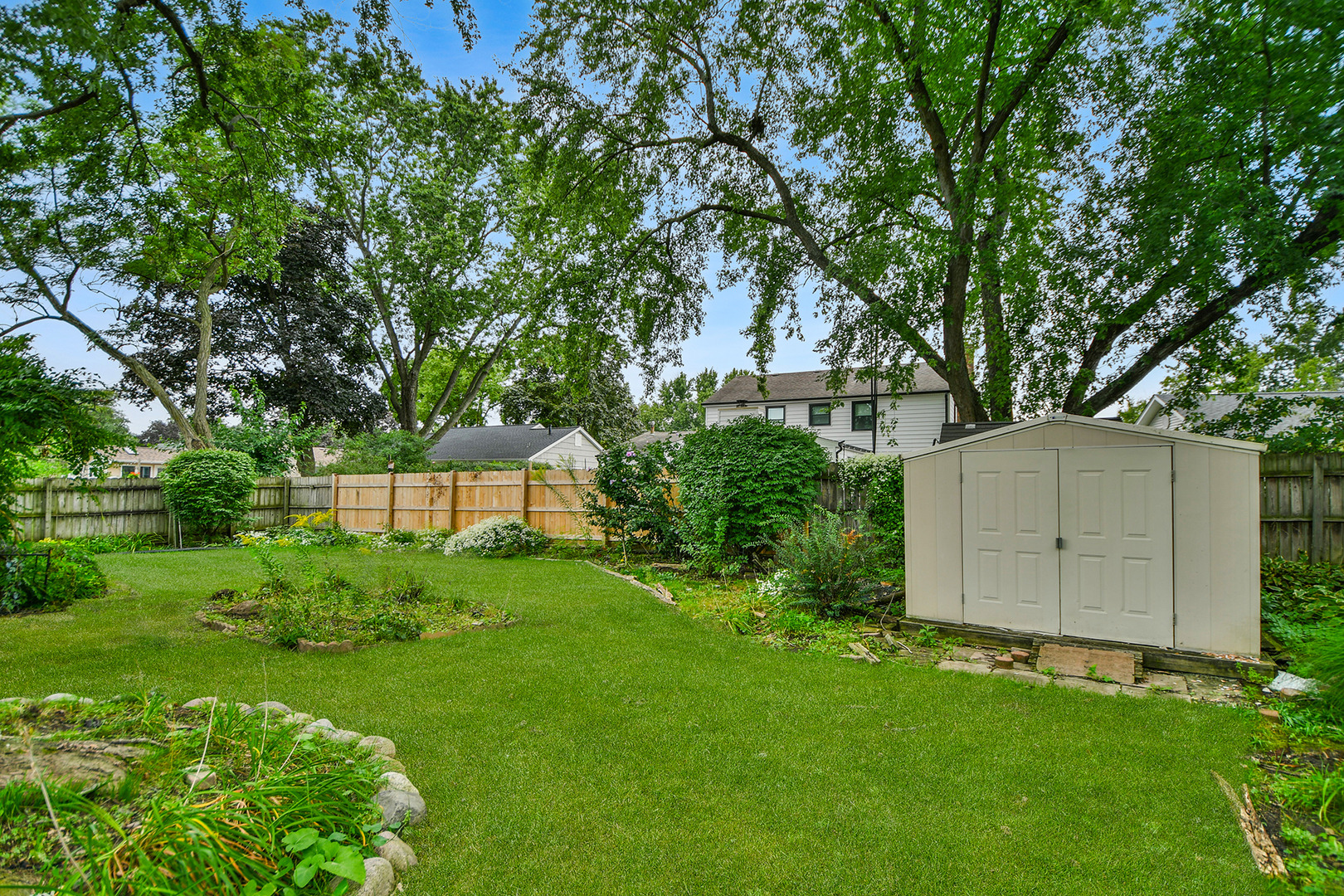 Timber Hill Rd, Buffalo Grove, IL 60089