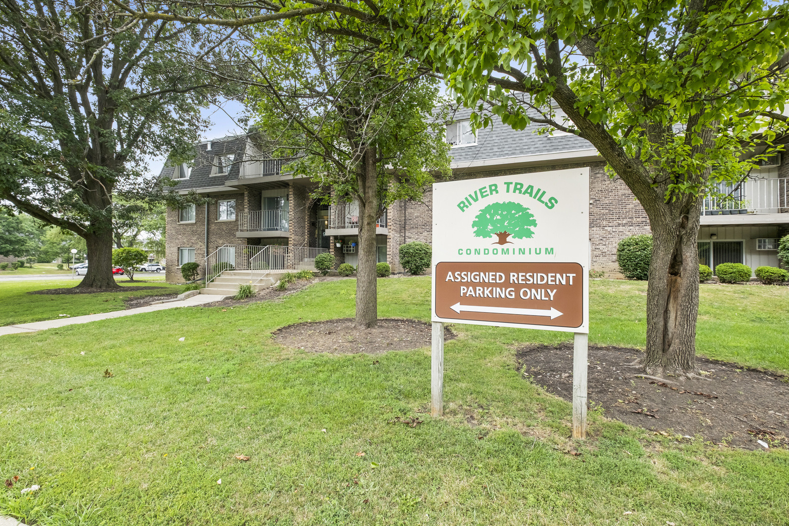 Crabapple Dr, Prospect Heights, IL 60070