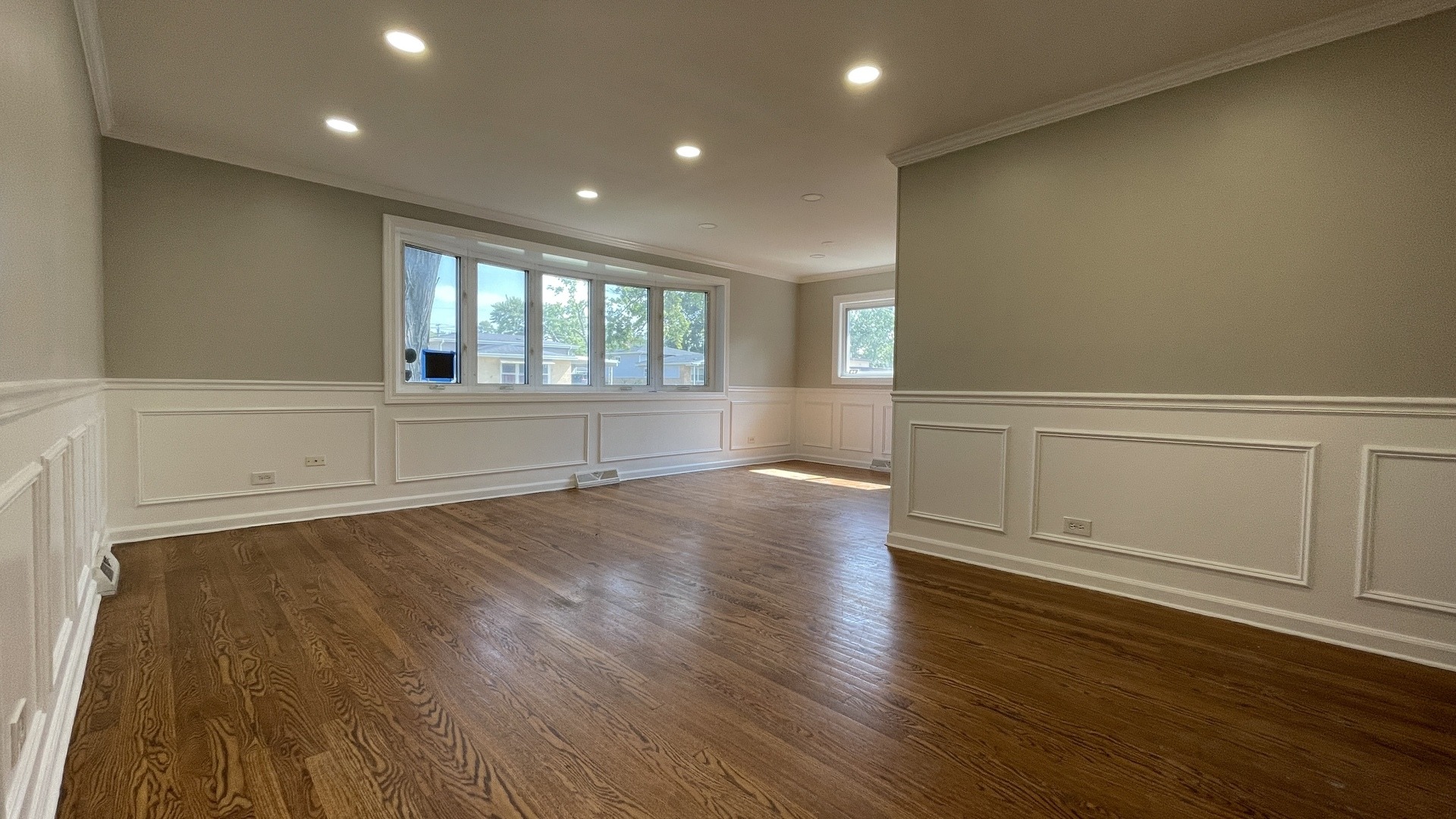 Hawthorne Dr, East Hazel Crest, IL 60429