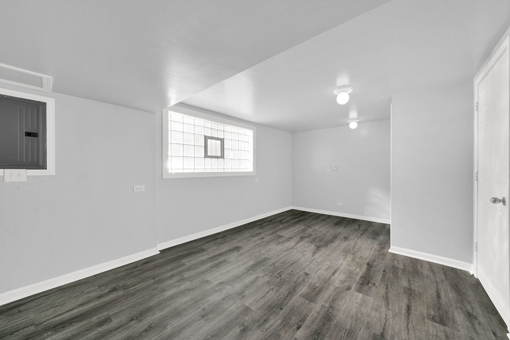 Hoyne Ave, Chicago, IL 60636 #1