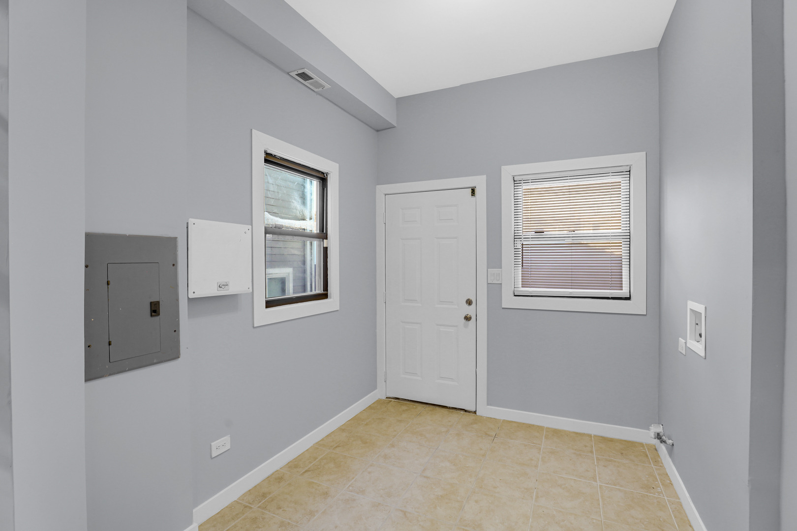Kimbark Ave, Chicago, IL 60637 #1
