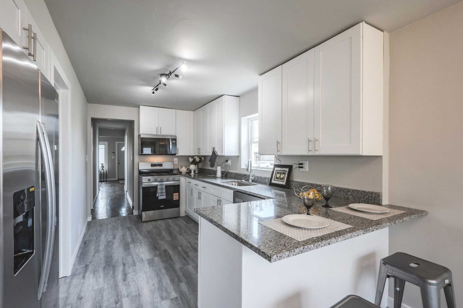 Perry Ave, Chicago, IL 60620