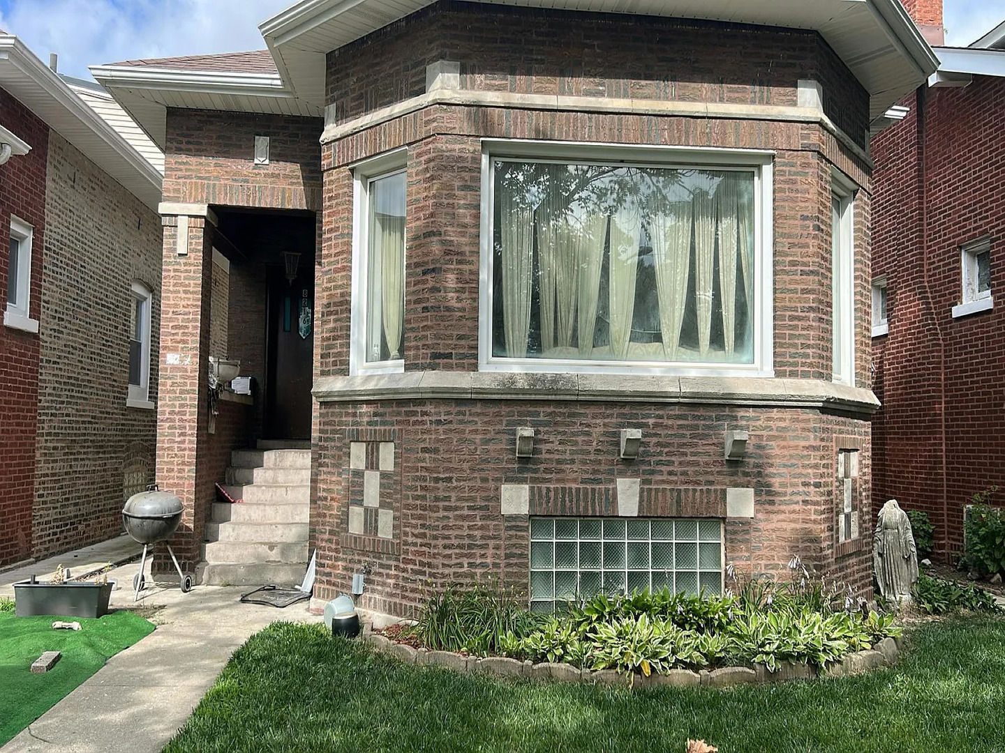 Rhodes Ave, Chicago, IL 60619