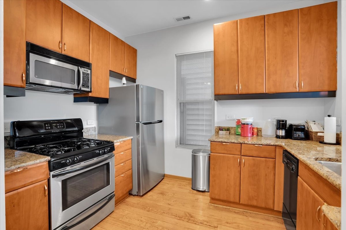 Blackhawk St, Chicago, IL 60622 #1