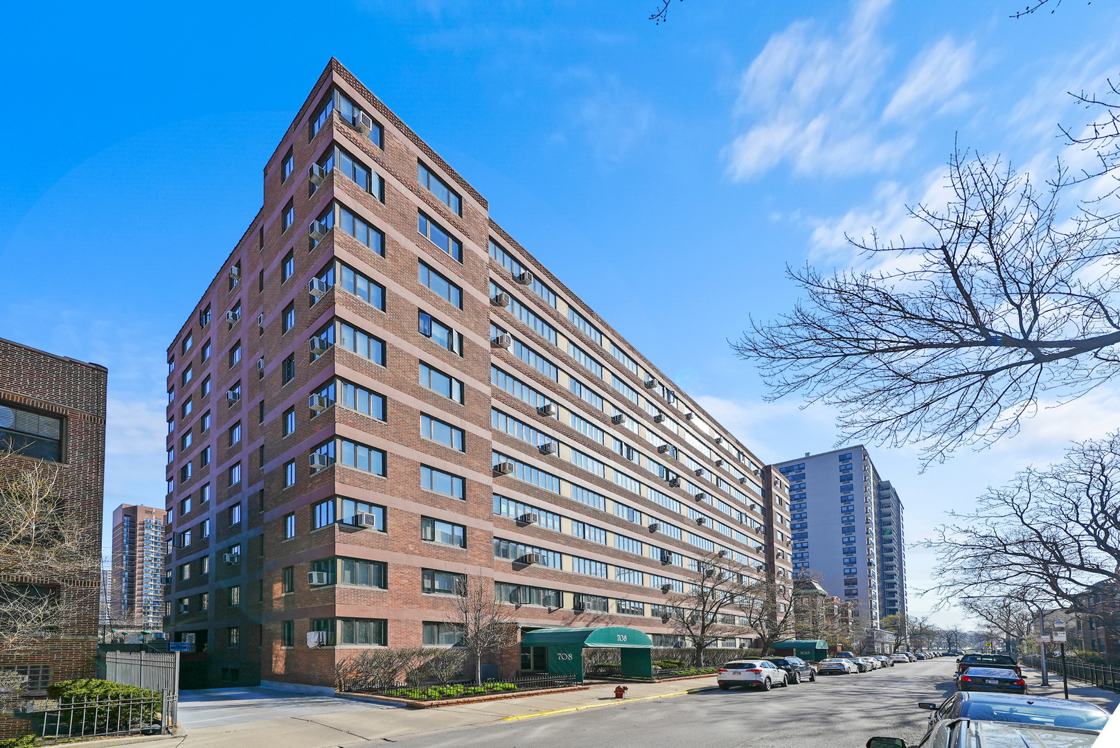 Bittersweet Pl, Chicago, IL 60613 #1