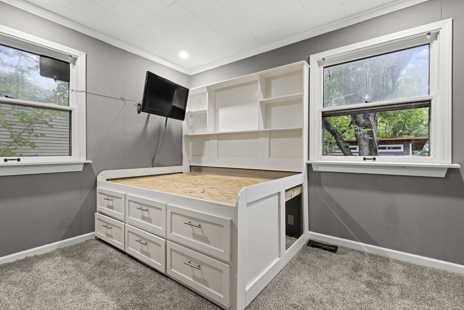 Nina Ter, Rockford, IL 61101 #1