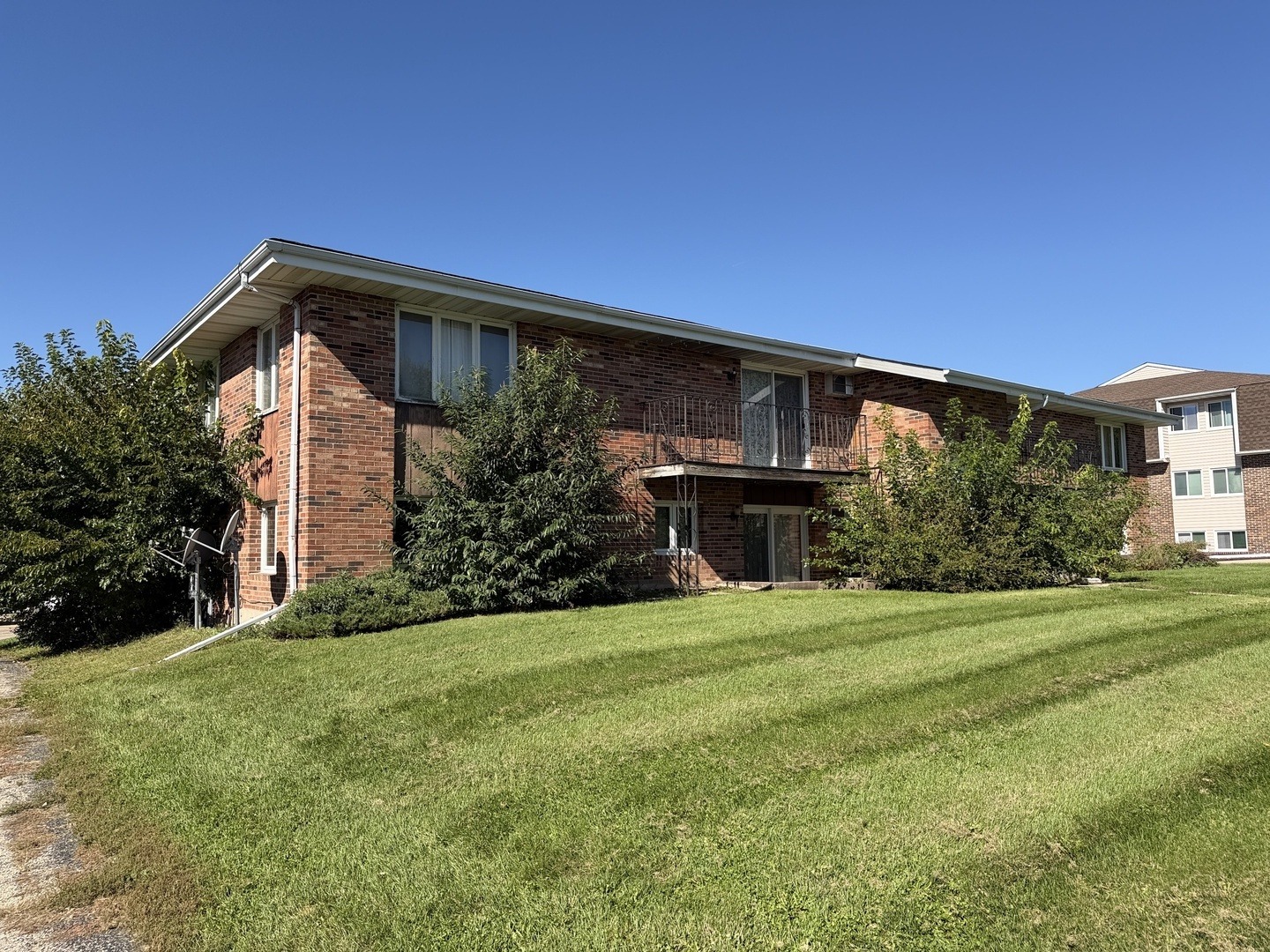 Hance Dr, Freeport, IL 61032