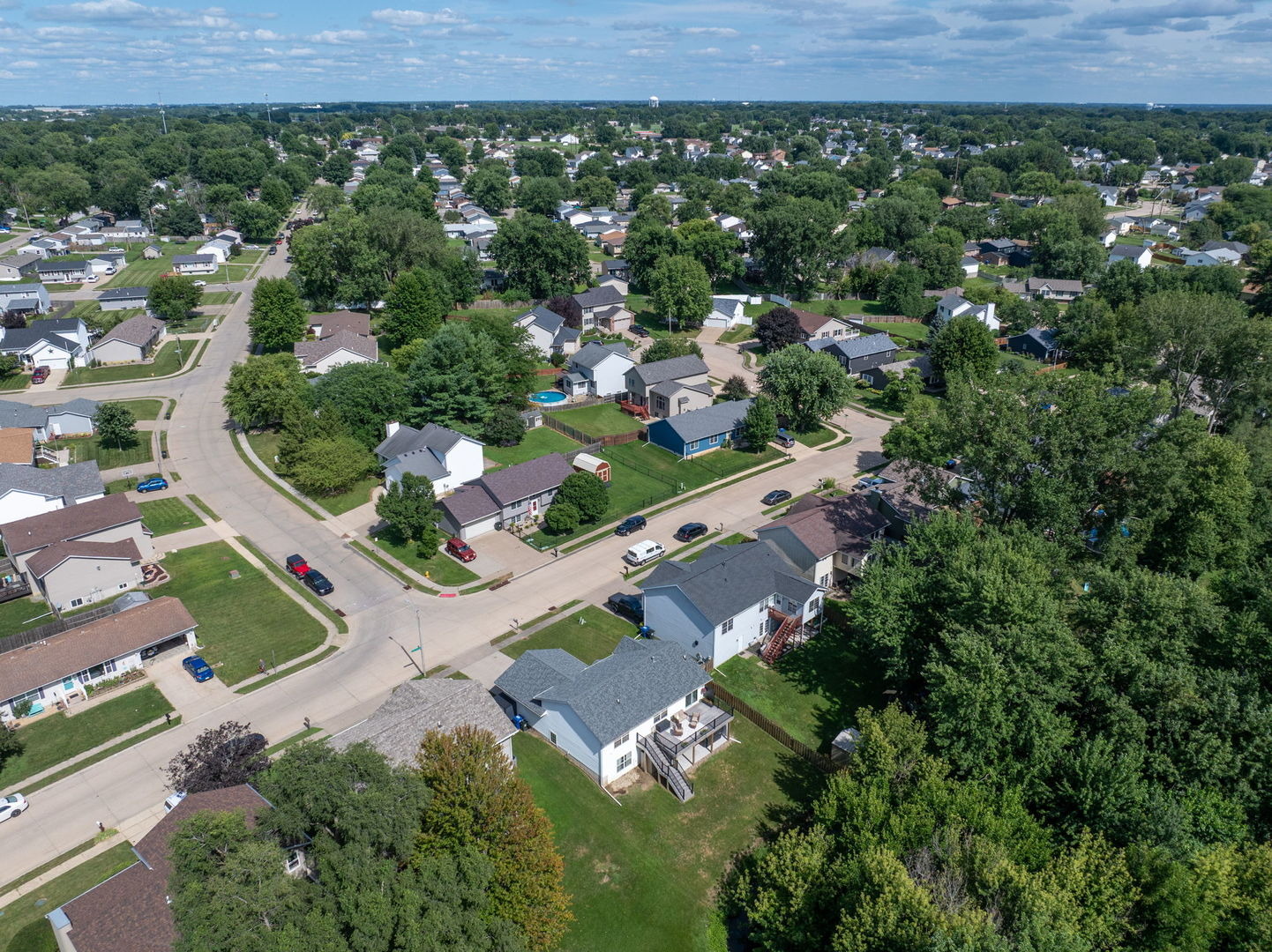 Silvercreek Dr, Davenport, IA 52806 #1